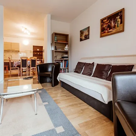 Oliva With Swimming Pool Appartement Poreč