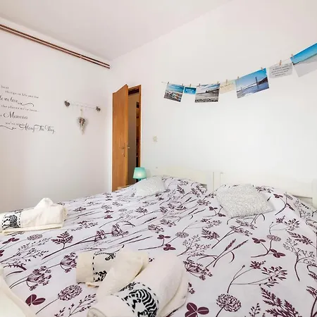 Oliva With Swimming Pool Apartment