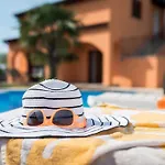 Oliva With Swimming Pool * Πόρετς